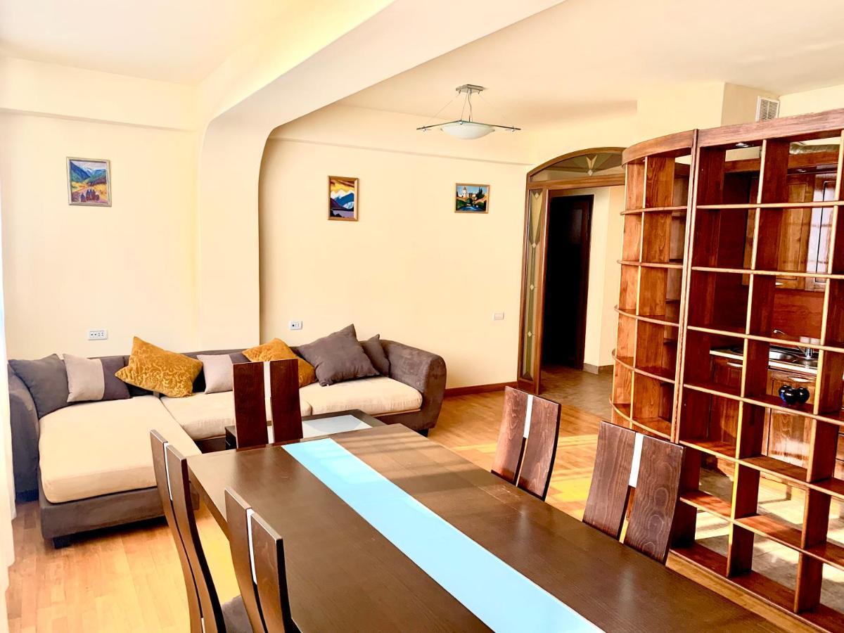 יירבאן Apartment Amiryan מראה חיצוני תמונה