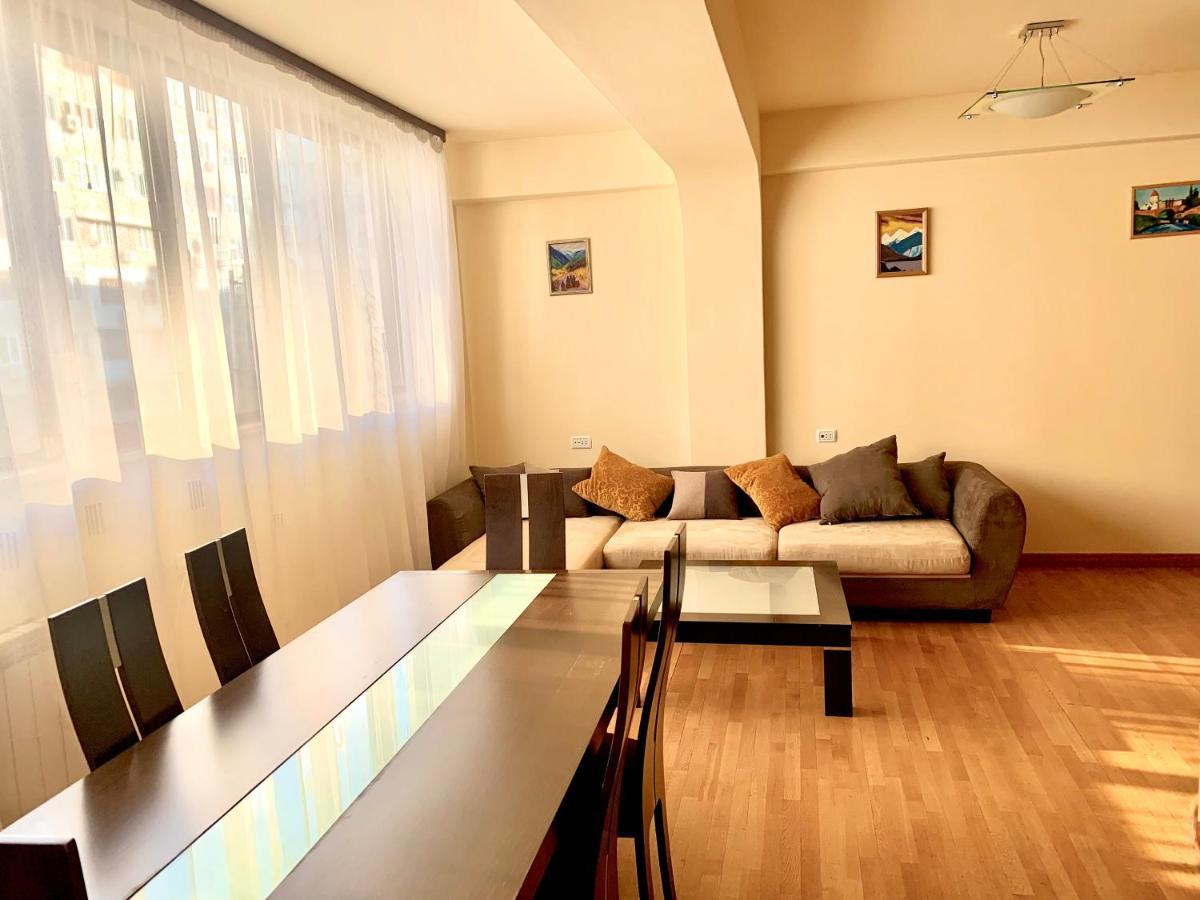 יירבאן Apartment Amiryan מראה חיצוני תמונה